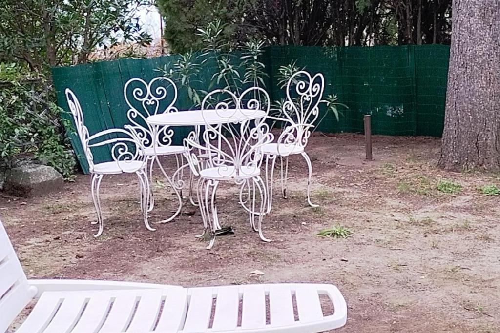 Casa Con Giardino: Варацце Экстерьер фото