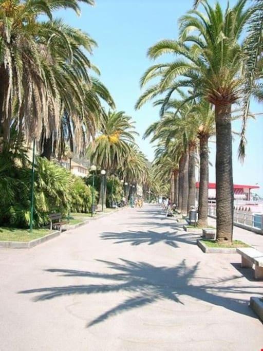 Casa Con Giardino: Варацце Экстерьер фото