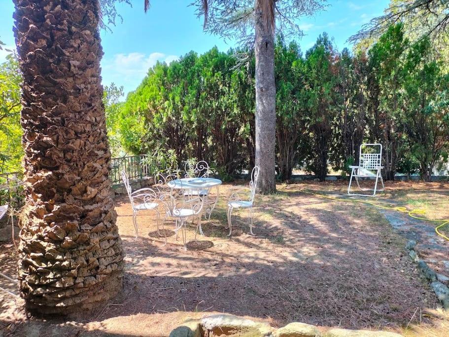 Casa Con Giardino: Варацце Экстерьер фото