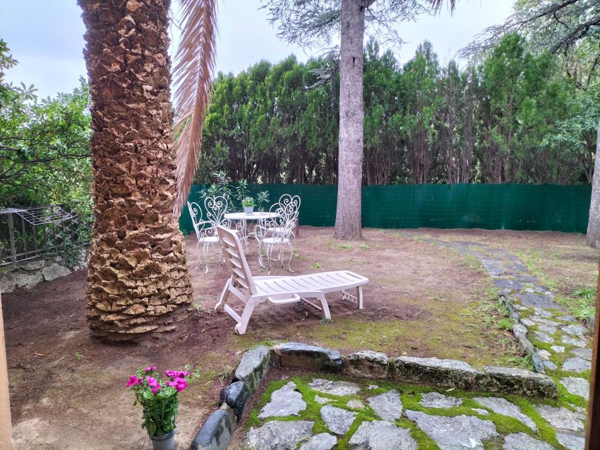 Casa Con Giardino: Варацце Экстерьер фото