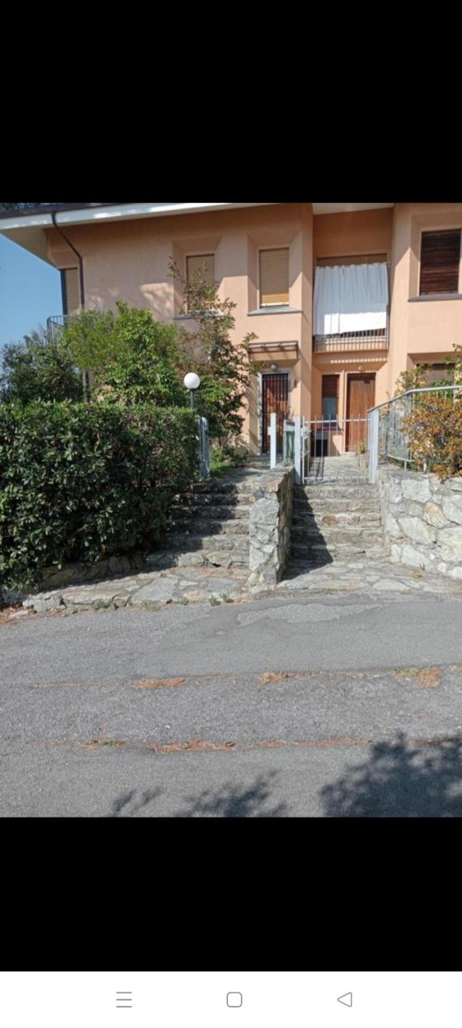 Casa Con Giardino: Варацце Экстерьер фото